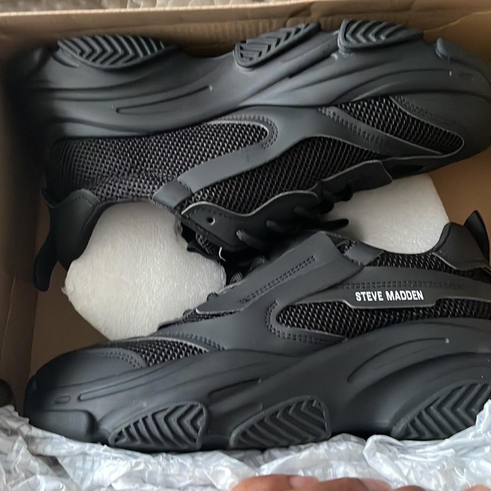 Brand new still in box STEVE MADDEN gym shoes